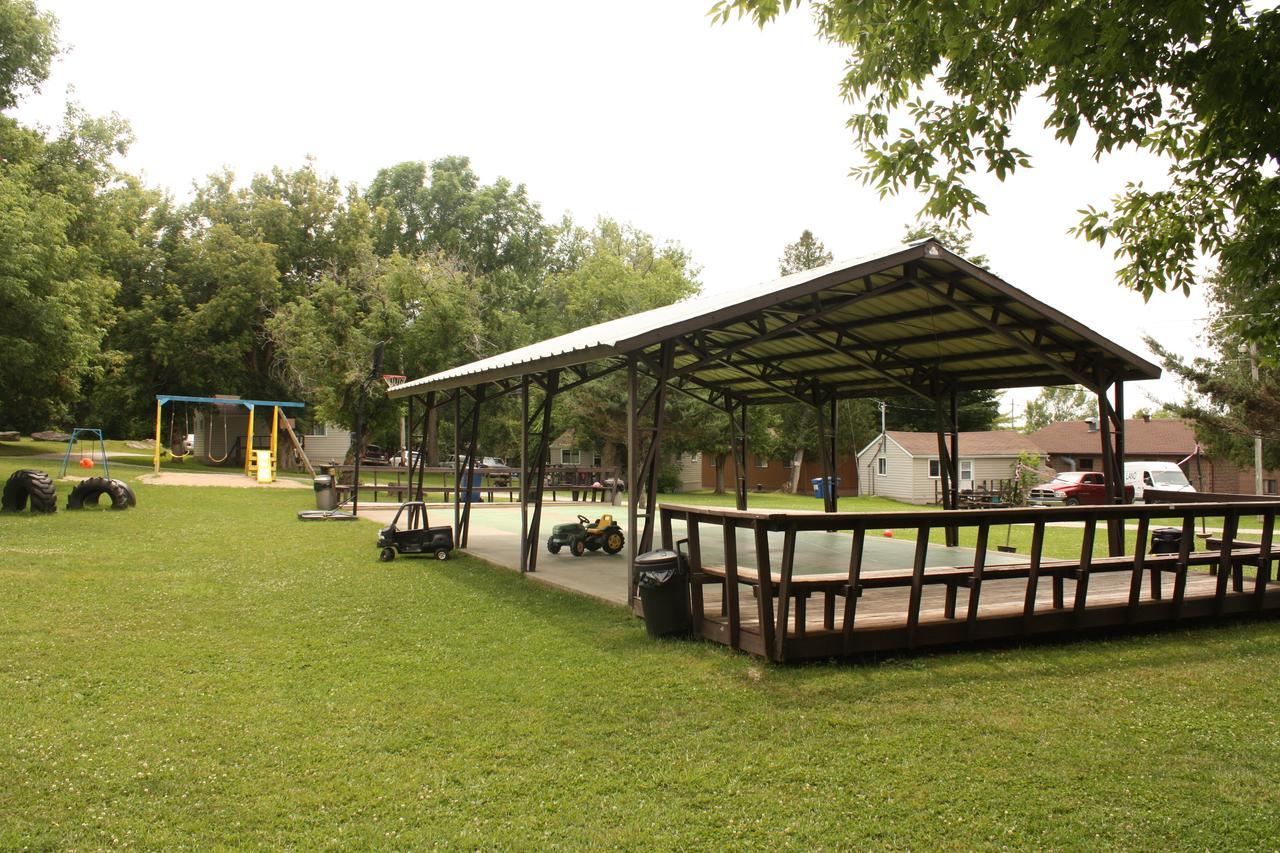 Lake Dalrymple Resort Lagoon City Oda fotoğraf